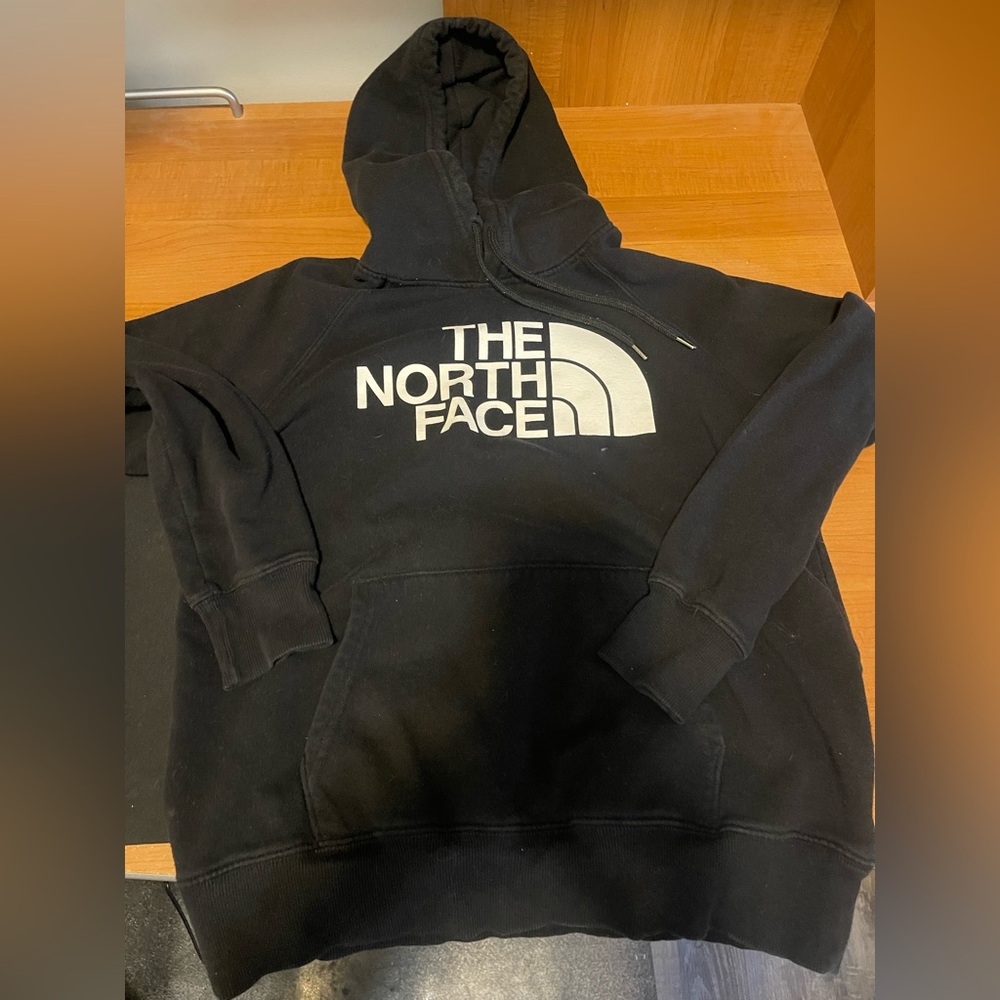The North Face hoodie women’s medium